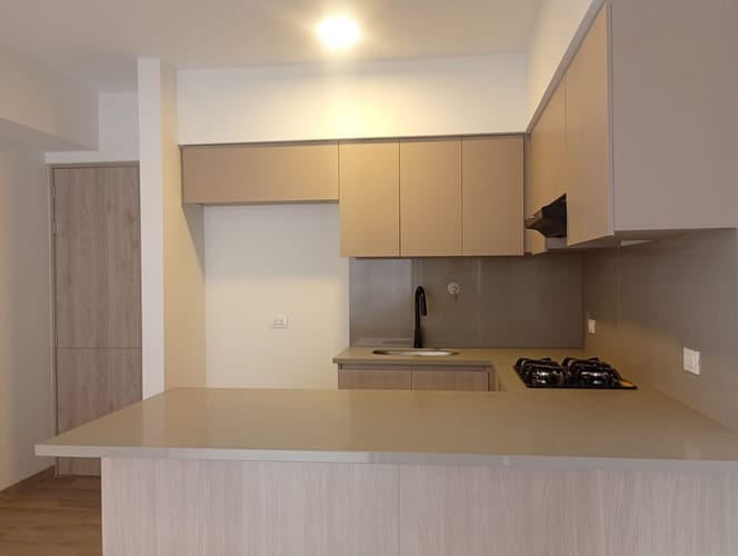 Apartamento de 2 alcobas en arriendo en El Poblado, Medellín, 61 m² · foto 4 de 13