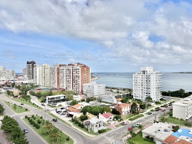 Apartamento de dos dormitorios en alquiler en playa mansa punta del este · Foto 3
