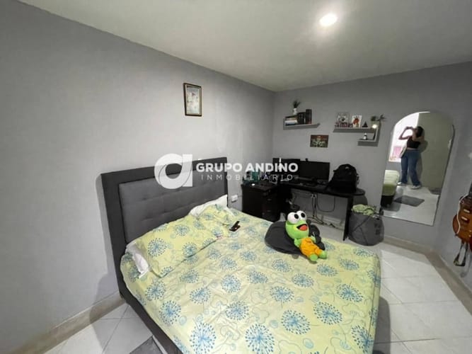 Casa de 4 alcobas en venta en Cañaveral, Floridablanca, 232 m² · foto 12 de 22