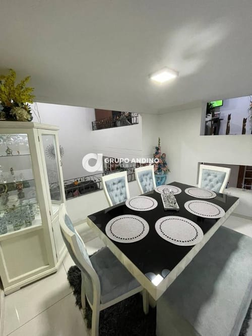 Casa de 4 alcobas en venta en Cañaveral, Floridablanca, 232 m² · foto 13 de 22