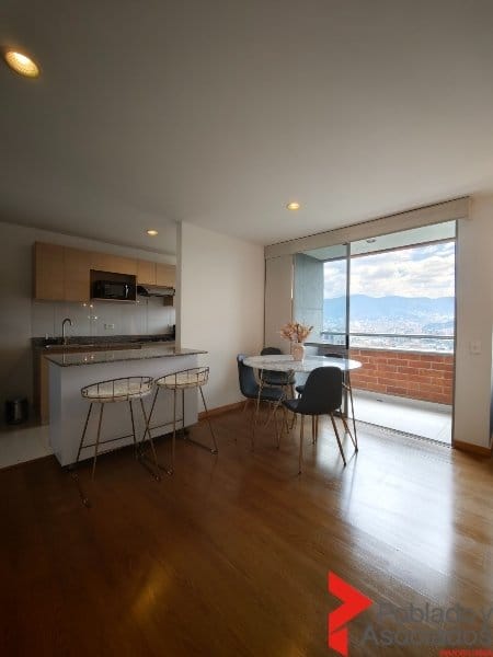 Apartamento de 2 alcobas en arriendo en Loma Del Esmeraldal, Envigado, 72 m² · foto 3 de 19