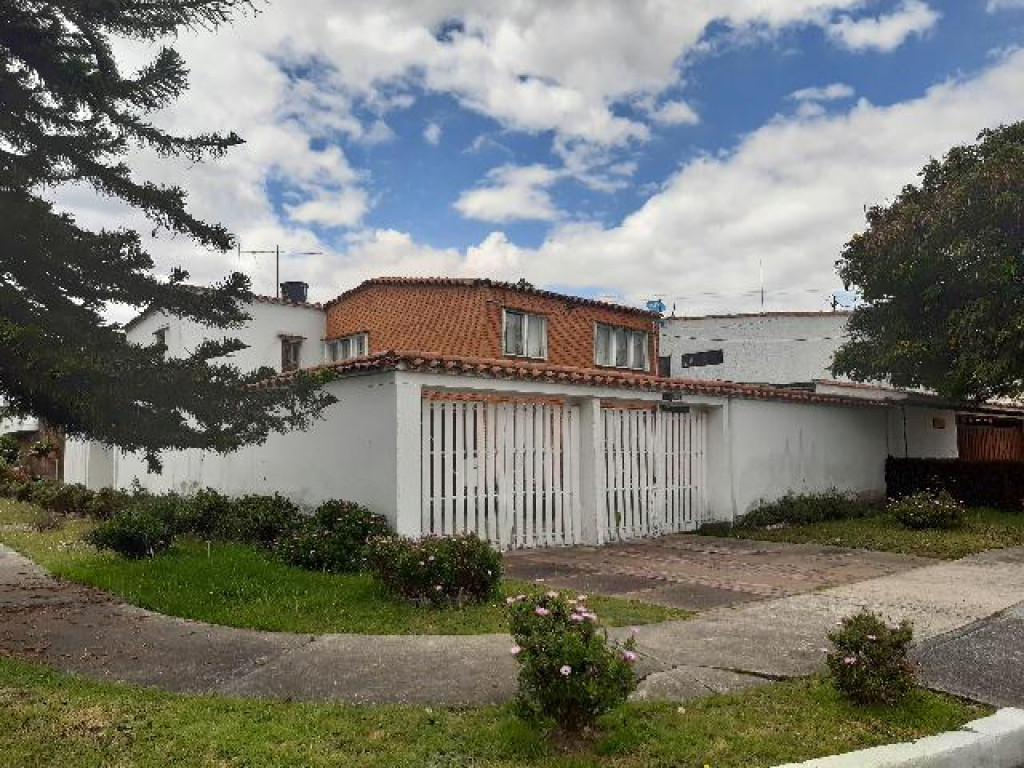 Casa en venta en Pasadena, Bogotá · foto 3 de 9