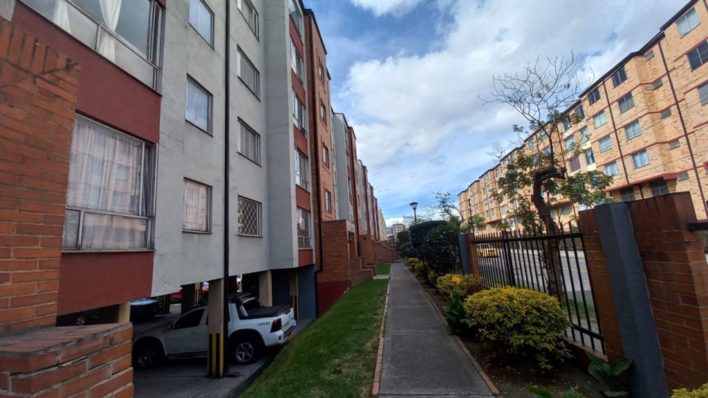 Apartamento en venta en Villa Mayor, Bogotá · foto 2 de 14
