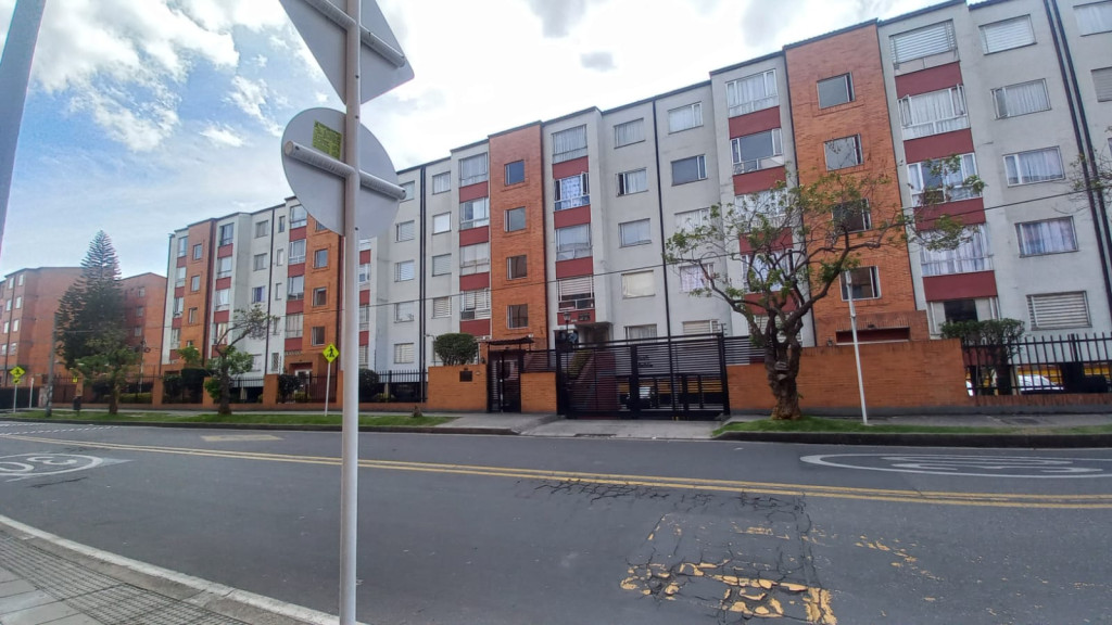 Apartamento en venta en Villa Mayor, Bogotá · foto 3 de 14
