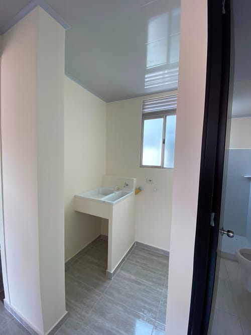Apartamento de 2 alcobas en venta en Picaleña Y Mirolindo, Ibagué, 43 m² · foto 5 de 7