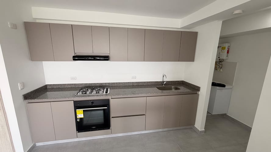 Apartamento de 3 alcobas en venta en Cn. Parque 93 Et. Iii, Ibagué, 85 m² · foto 7 de 18