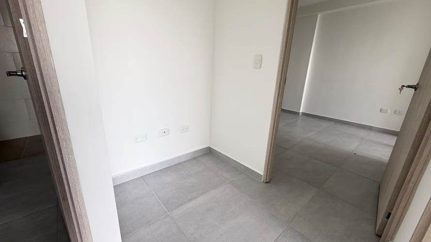 Apartamento de 3 alcobas en venta en Cn. Parque 93 Et. Iii, Ibagué, 85 m² · foto 9 de 18