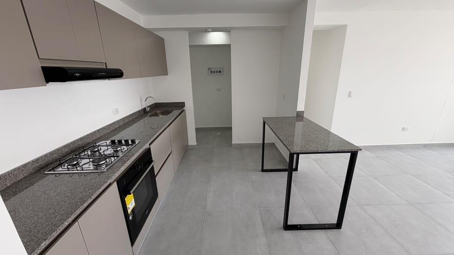 Apartamento de 3 alcobas en venta en Cn. Parque 93 Et. Iii, Ibagué, 85 m² · foto 6 de 18