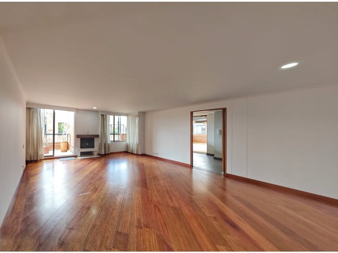 Apartamento de 3 alcobas en venta en Colina Campestre, Bogotá, 177 m² · foto 3 de 20