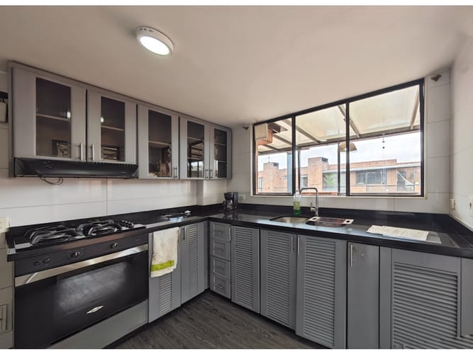 Apartamento de 3 alcobas en venta en Colina Campestre, Bogotá, 177 m² · foto 6 de 20