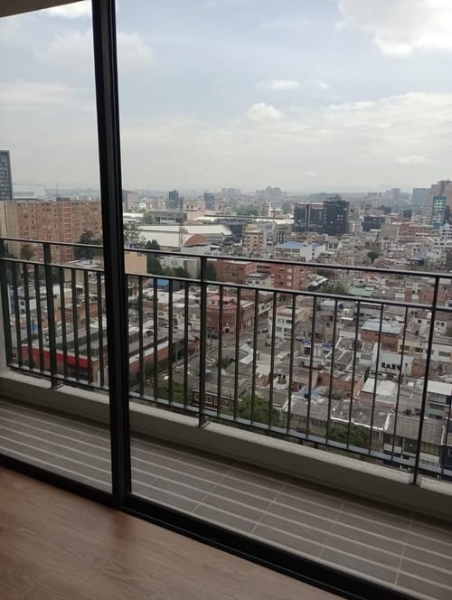 Apartamento de 3 alcobas en arriendo en El Recuerdo, Bogotá, 90 m² · foto 23 de 24