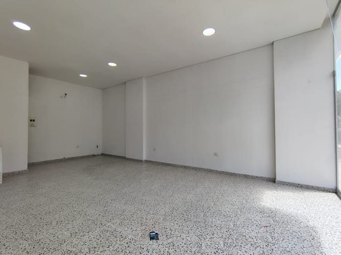 Local en venta en Prados Del Este, Cúcuta, 40 m² · foto 4 de 7