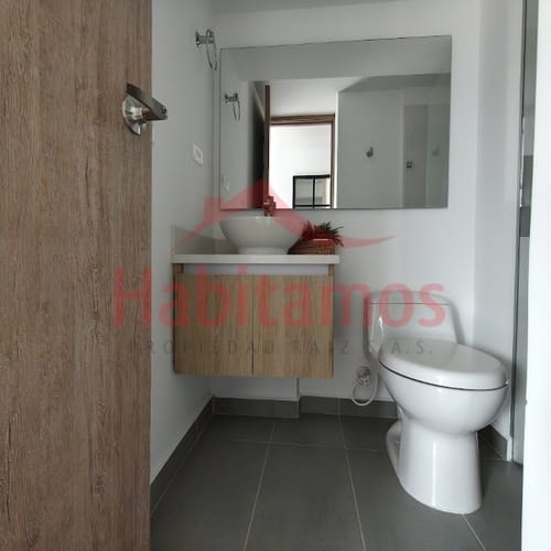 Apartamento de 2 alcobas en venta en Loma De San Jose, Sabaneta, 62 m² · foto 5 de 12