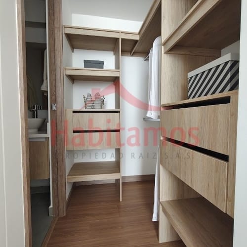 Apartamento de 2 alcobas en venta en Loma De San Jose, Sabaneta, 62 m² · foto 10 de 12