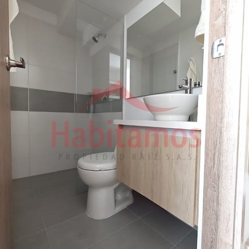 Apartamento de 2 alcobas en venta en Loma De San Jose, Sabaneta, 62 m² · foto 11 de 12