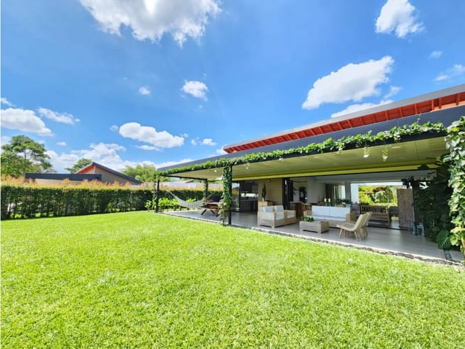 Casa de 4 alcobas en venta en Via El Eden, Armenia, 378 m² · foto 3 de 24