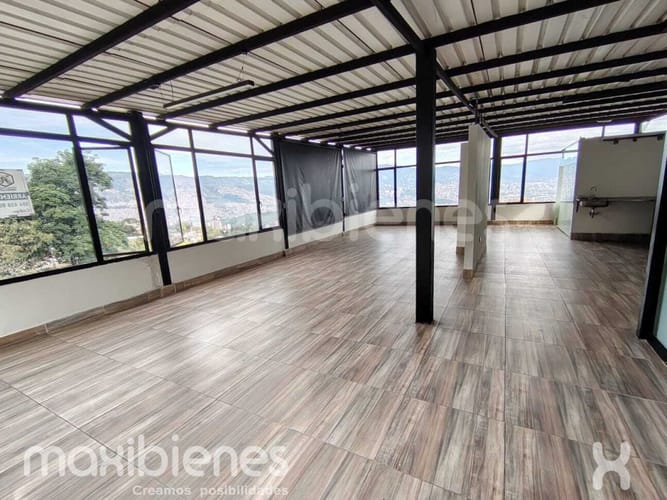 Local en arriendo en Pajarito, Medellín, 21 m² · foto 2 de 9