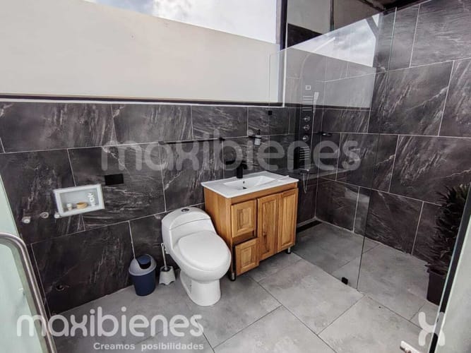 Local en arriendo en Pajarito, Medellín, 21 m² · foto 6 de 9