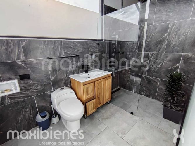 Local en arriendo en Pajarito, Medellín, 21 m² · foto 7 de 9