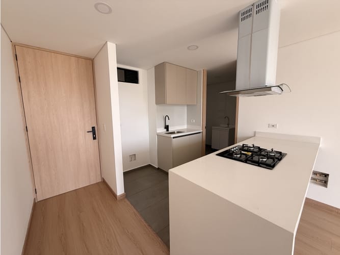 Apartamento de 3 alcobas en venta en Unicentro, Tunja, 76 m² · foto 3 de 14