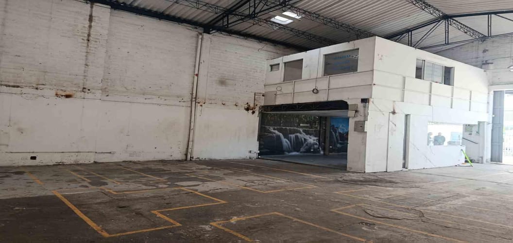 Bodega en arriendo en Primavera, Envigado, 230 m² · foto 2 de 12