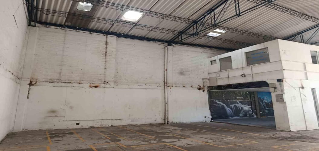 Bodega en arriendo en Primavera, Envigado, 230 m² · foto 3 de 12