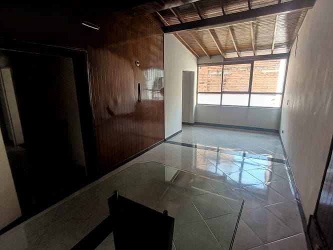 Casa de 4 alcobas en venta en Laureles, Medellín, 350 m² · foto 4 de 19