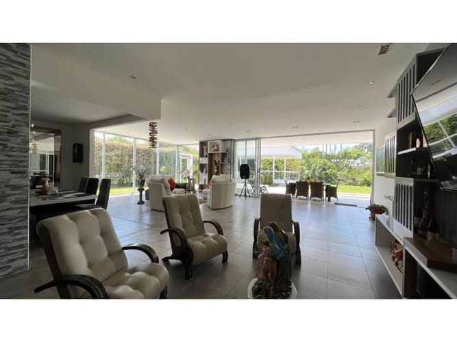 Casa de 4 alcobas en venta en Pueblito Cafetero, Pereira, 400 m² · foto 4 de 24