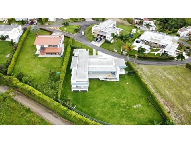 Casa de 4 alcobas en venta en Tribunas Corcega, Pereira, 576 m² · foto 15 de 24