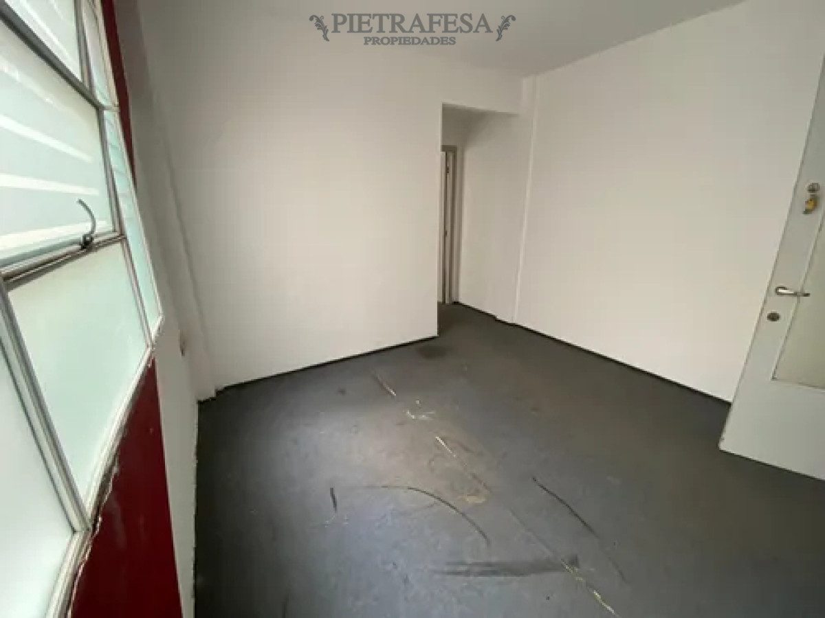 Oficina en alquiler, 1 privado, 1 baño. Ciudad Vieja. · Foto 4