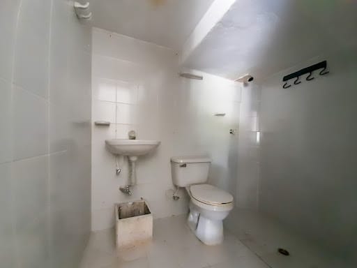 Local en arriendo en La Magnolia, Envigado, 86 m² · foto 8 de 11