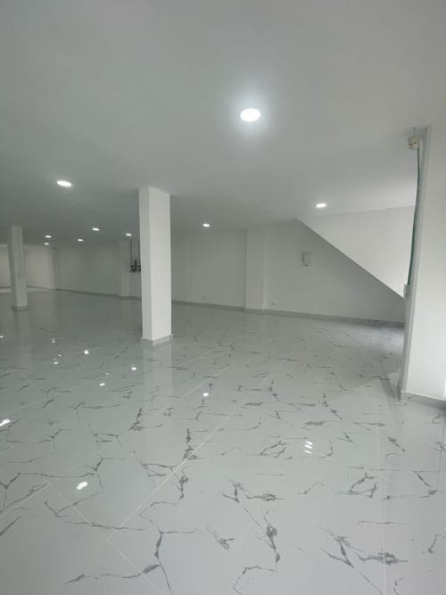 Local en arriendo en El Limonar, Cali, 449 m² · foto 7 de 13