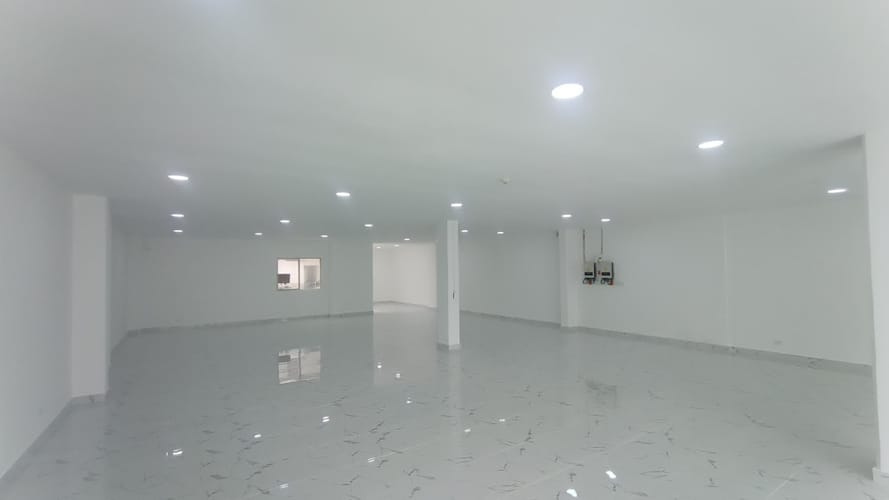 Local en arriendo en El Limonar, Cali, 449 m² · foto 10 de 13
