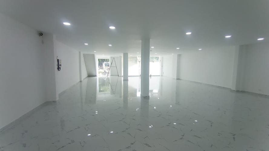 Local en arriendo en El Limonar, Cali, 449 m² · foto 12 de 13