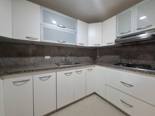 Apartamento en arriendo en El Poblado, Medellín · foto 3 de 20