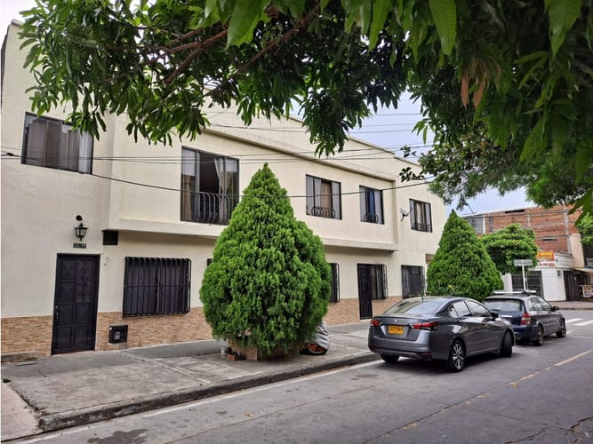 Casa de 8 alcobas en venta en Junin, Cali, 229 m² · foto 6 de 6