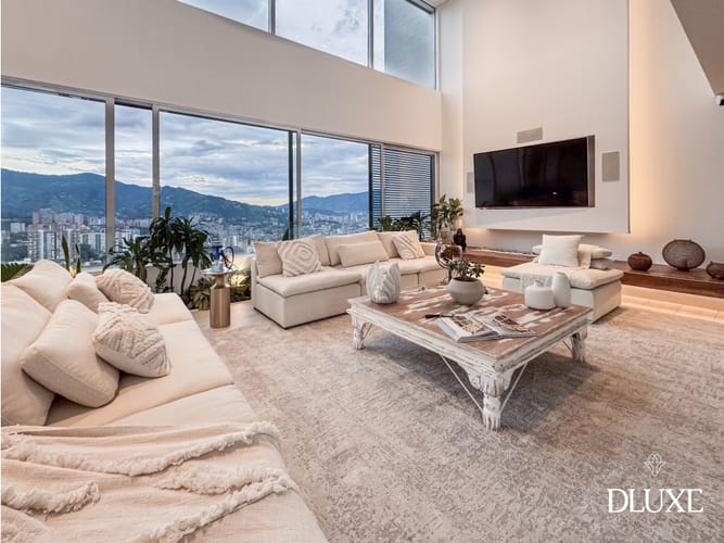 Apartamento de 2 alcobas en venta en San Lucas, Medellín, 336 m² · foto 2 de 8