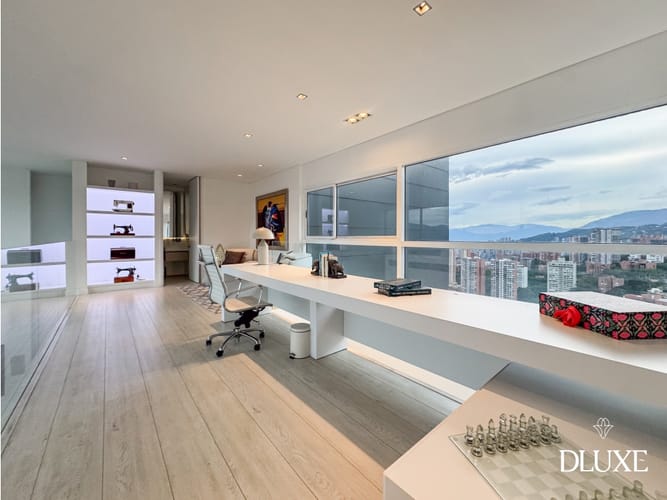 Apartamento de 2 alcobas en venta en San Lucas, Medellín, 336 m² · foto 4 de 8