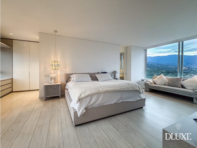 Apartamento de 2 alcobas en venta en San Lucas, Medellín, 336 m² · foto 5 de 8