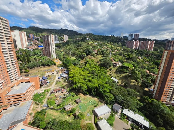 Apartamento de 3 alcobas en venta en Las Lomitas, Sabaneta, 86 m² · foto 9 de 15