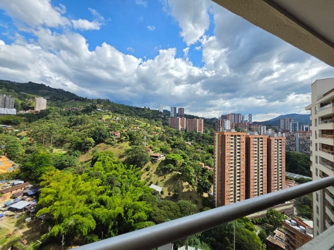 Apartamento de 3 alcobas en venta en Las Lomitas, Sabaneta, 86 m² · foto 7 de 15