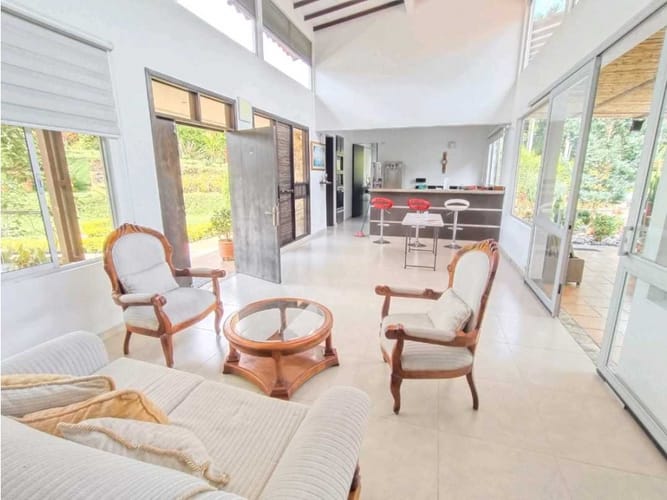 Casa de 4 alcobas en venta en Via La Tebaida, Armenia, 330 m² · foto 2 de 18