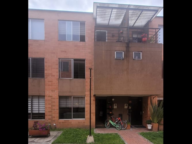 Casa de 3 alcobas en venta en Cr Puerto Madero, Mosquera, 84 m² · foto 3 de 24