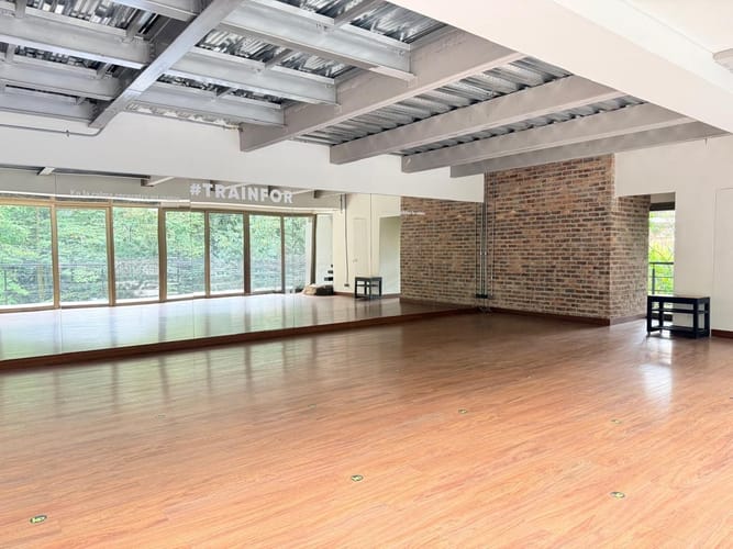 Oficina en arriendo en Los Naranjos, Medellín, 374 m² · foto 2 de 20
