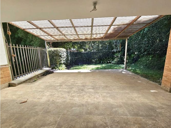 Casa de 3 alcobas en venta en Loma Del Chocho, Envigado, 218 m² · foto 3 de 21