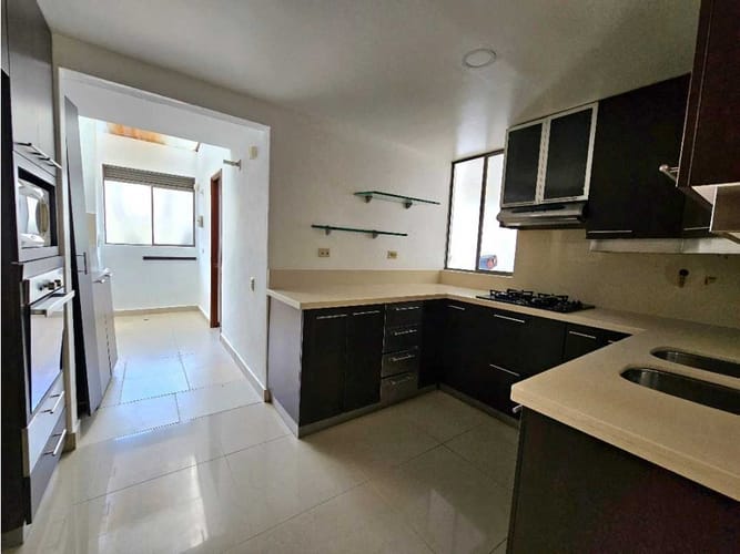 Casa de 3 alcobas en venta en Loma Del Chocho, Envigado, 218 m² · foto 7 de 21