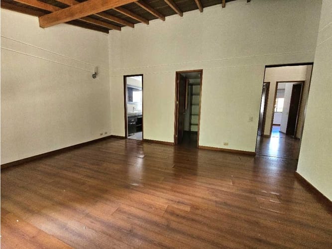 Casa de 3 alcobas en venta en Loma Del Chocho, Envigado, 218 m² · foto 13 de 21