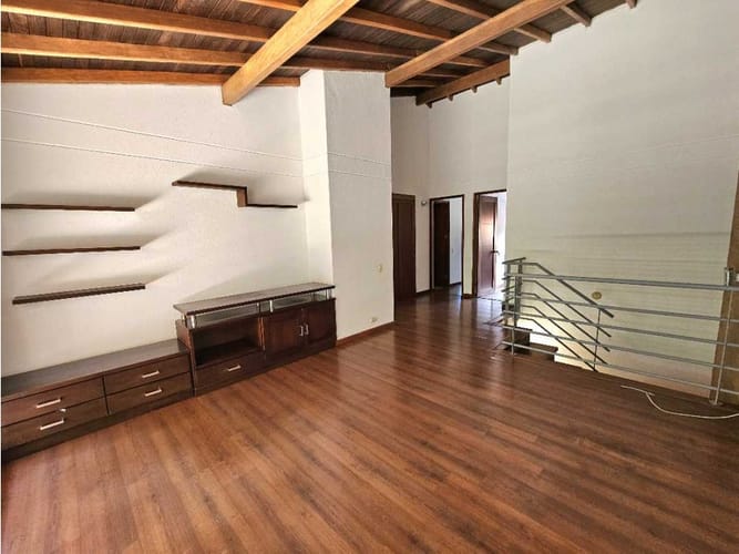 Casa de 3 alcobas en venta en Loma Del Chocho, Envigado, 218 m² · foto 14 de 21