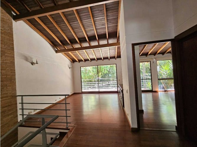 Casa de 3 alcobas en venta en Loma Del Chocho, Envigado, 218 m² · foto 18 de 21