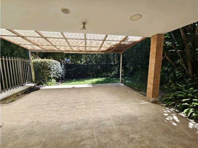 Casa de 3 alcobas en venta en Loma Del Chocho, Envigado, 218 m² · foto 19 de 21